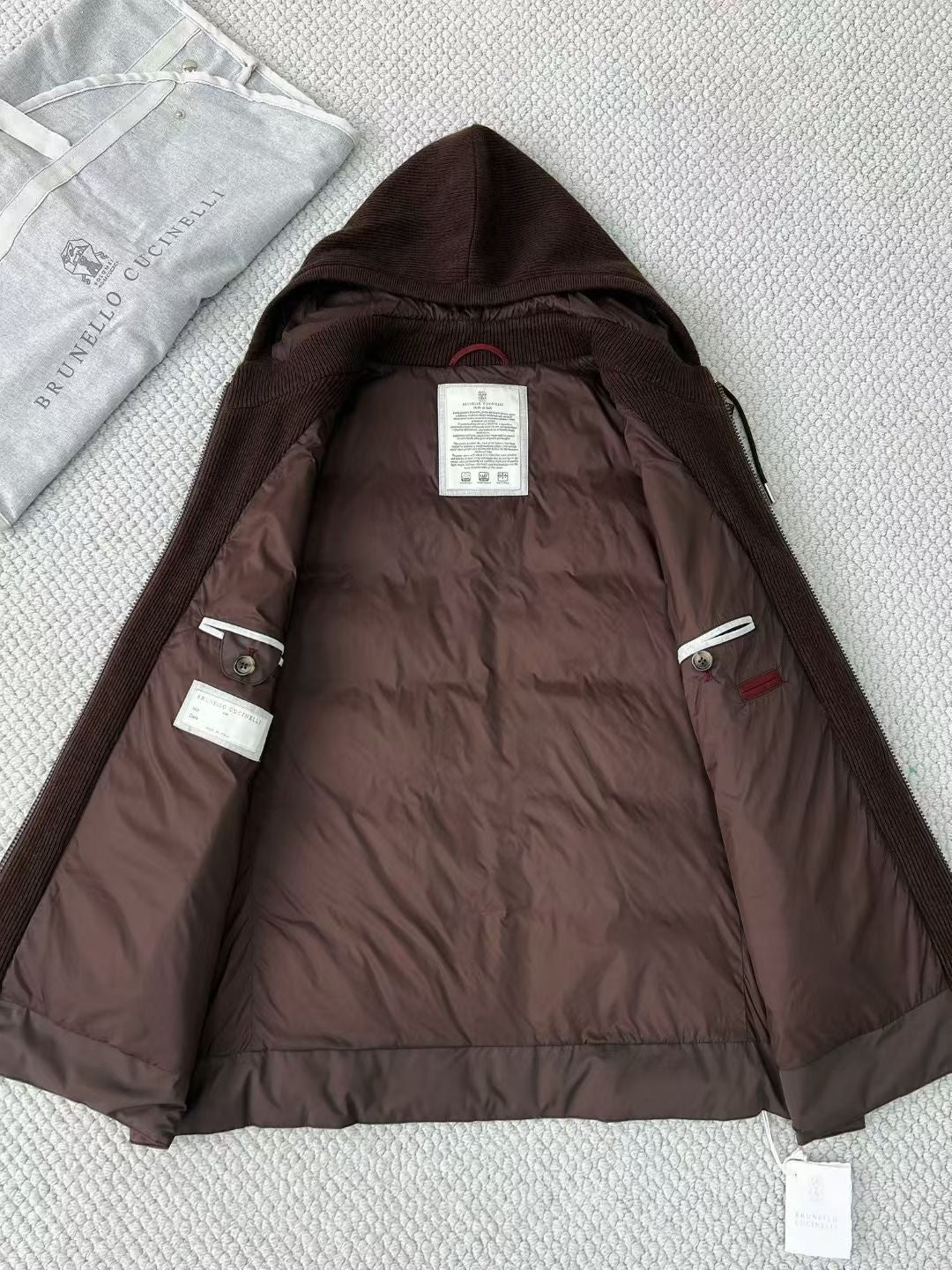 Brunello Cucinelli Men's Fall/Winter High-Street Color-Blocked Single-Breasted Solid Sleeveless Hooded Down Vest Ngvp #2321