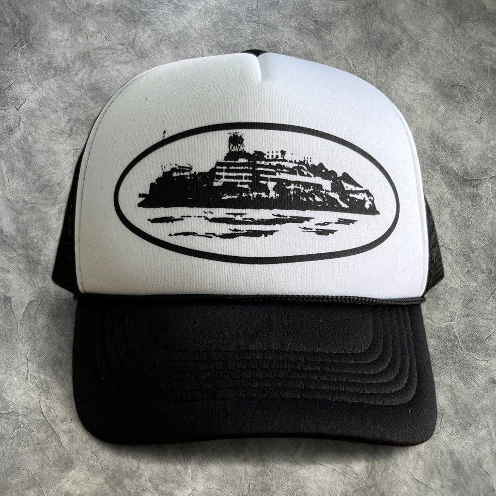 Corteiz Alcatraz Trucker Cap Black/White