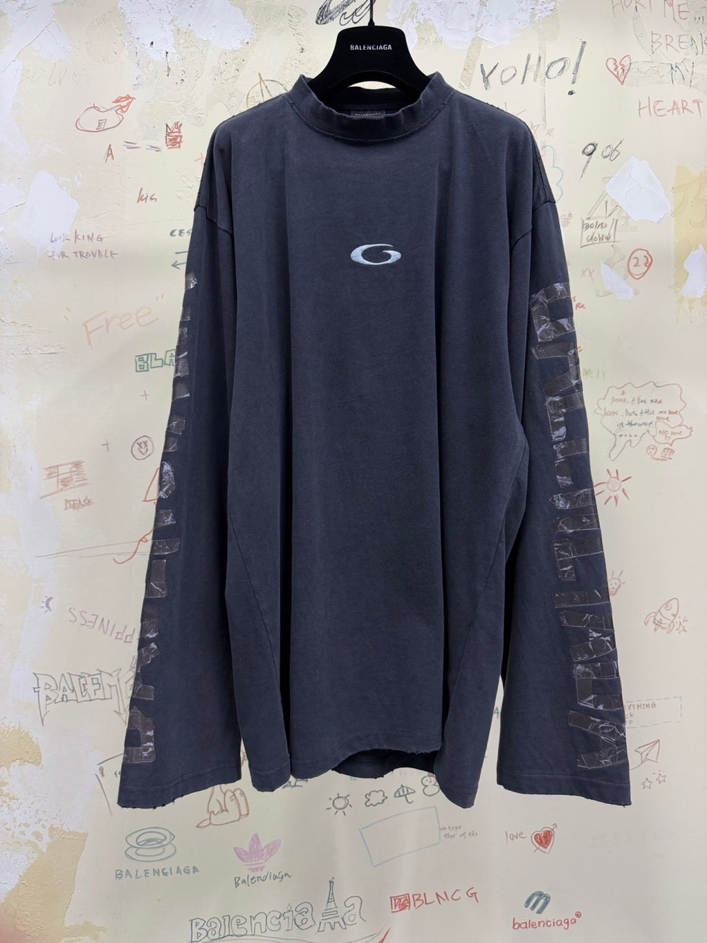 Balenciaga Top-quality Version Men's Transparent Tape Shifted Oversized Long Sleeve T-shirt in Faded Black#376444