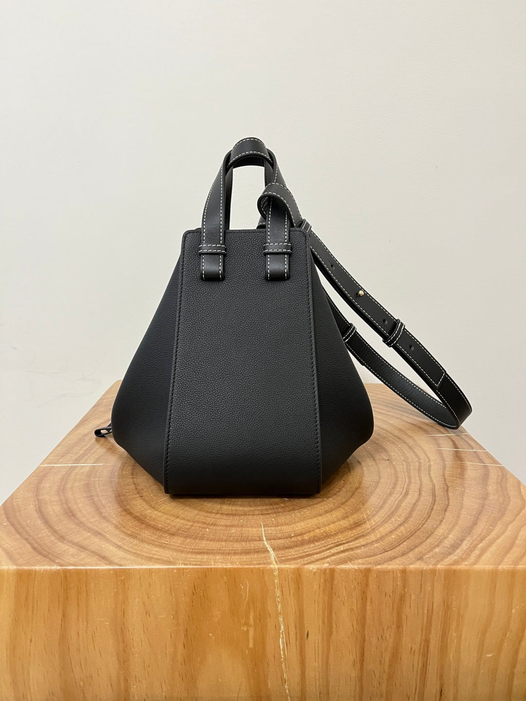 Loewe Small Hammock bag in classic calfskin Black#335867