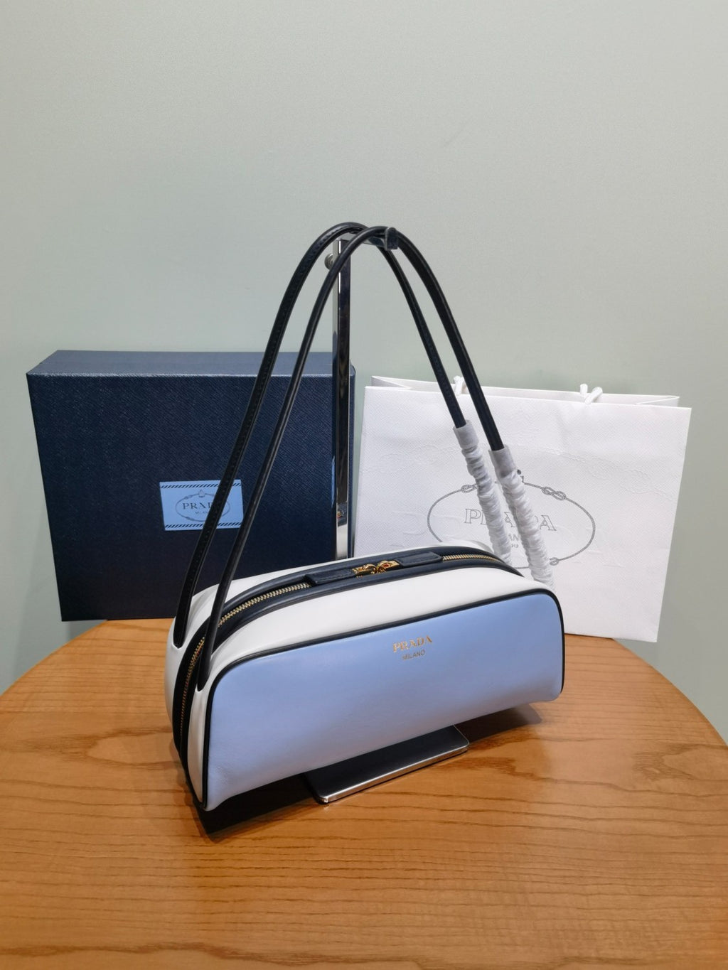 Prada Swing Women's Solid Color Letter Logo Zipper Closure Calfskin Handbag Shoulder Bag Bags #77148