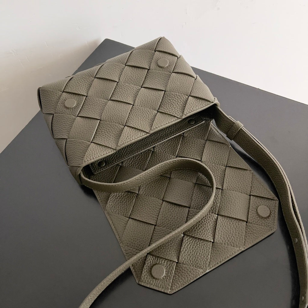 Bottega Veneta  Diago Women's And Men's Fashion Casual Leather Bag With Lychee Texture Magnetic Clasp And Braided Design Shoulder Bag And Crossbody Bag Bags 795637V4FV18803 #78344