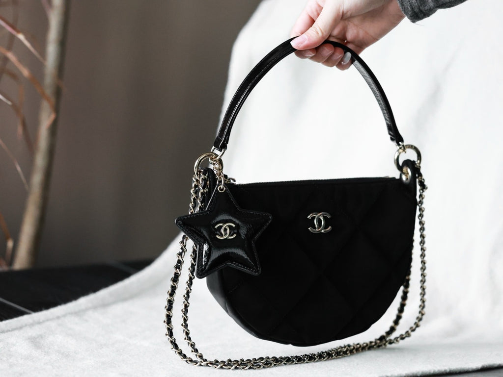 Chanel Chain Handbag Velvet Texture #333647