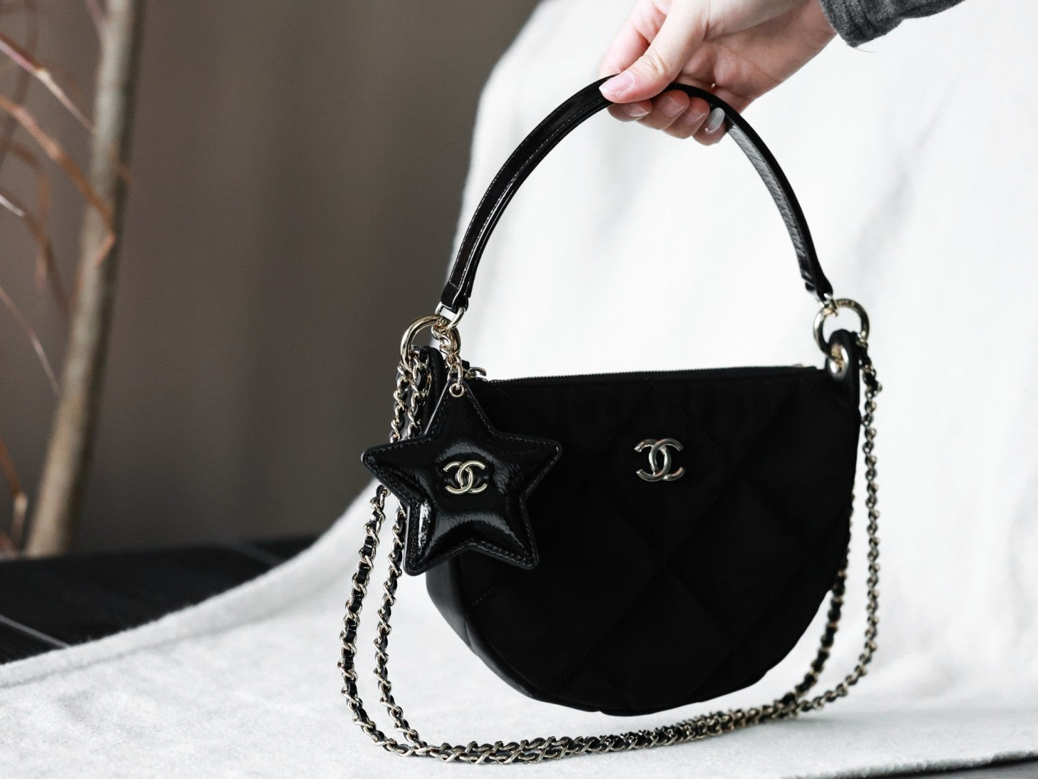 Chanel Chain Handbag Velvet Texture #333647