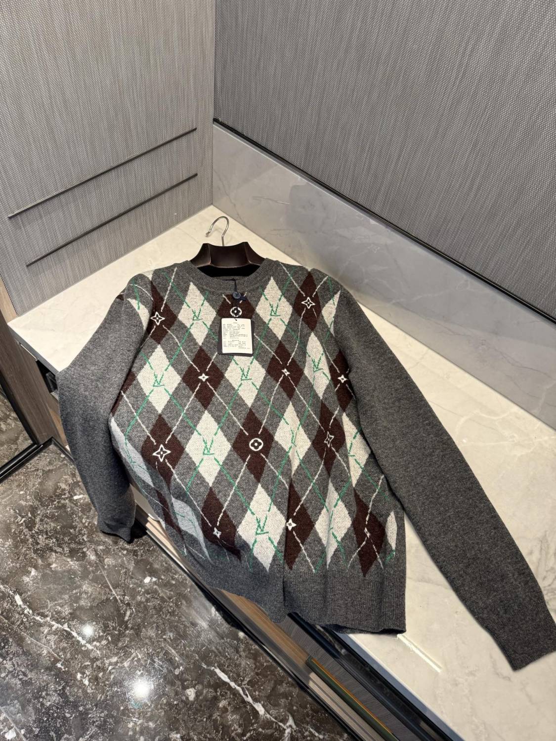 Louis Vuitton Men's Argyle Crew Neck Sweater Spring/Fall Checkered Embroidered Wool Solid Color Long Sleeve Sweater #81564