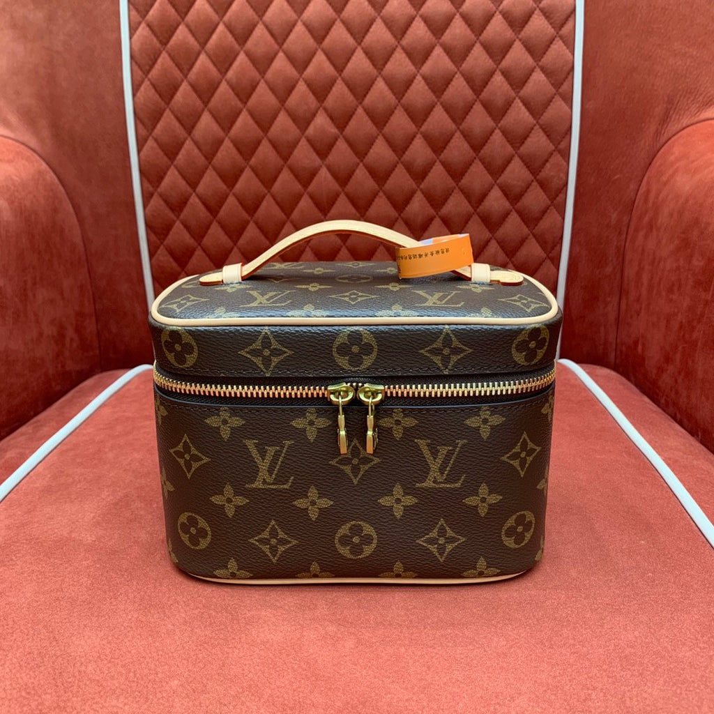 Louis Vuitton Nice Makeup Bag  Lv Classic Monogram Mini Makeup Clutchzipper Closure Water-resistant Canvas With Coated Lining  Stylish Vacation Bag Bags M44495 #195933