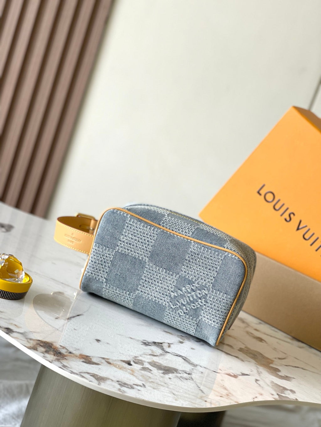 Locker Dopp Kit Louis Vuitton Women's Adjustable Shoulder Strap Checkerboard Design Zip Closure Denim Tote Bag Bags #76849