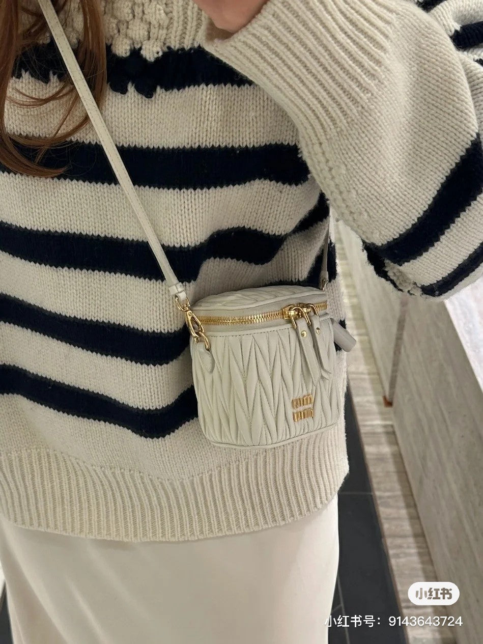 Miumiu Matelassé Women's Solid Colour Soft Sheep Leather Ultra Mini Handbag Shoulder Crossbody Bag Bags #76617
