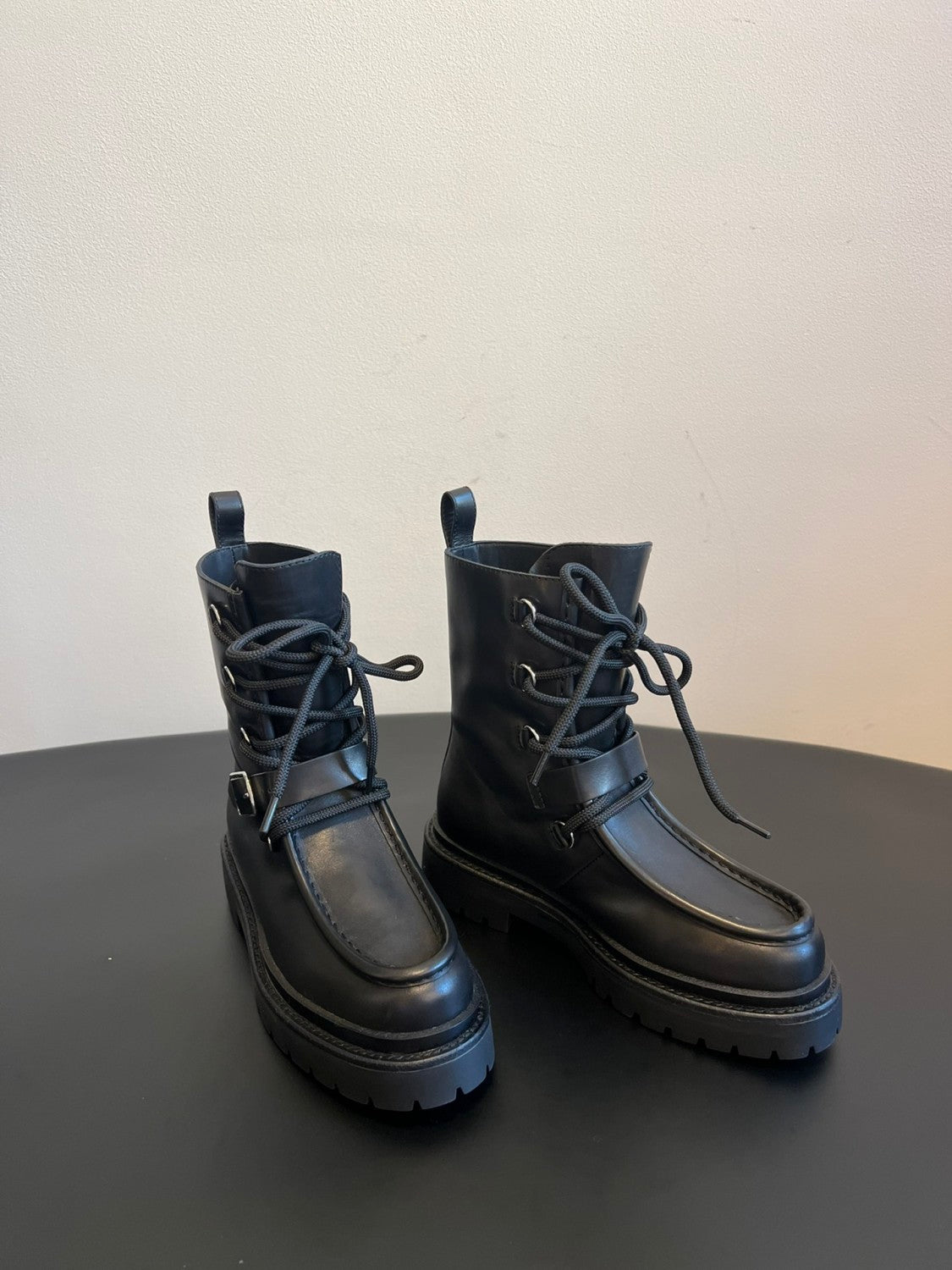 Hermes Women's Fall/Winter Land Ankle Boots Solid-Color Cowhide Lace-Up Short Boots Outdoor Boots Heel Height: 3.5cm Shoes Ngvp #2325