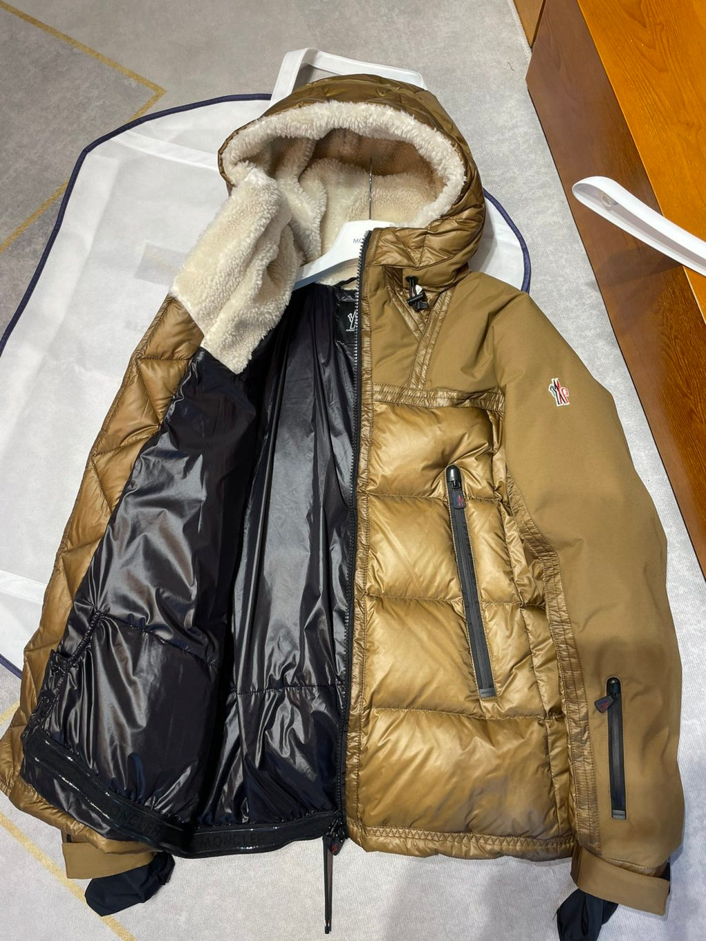 Moncler Men's Autumn and Winter Solid Color Splicing Hooded Zipper Long Sleeve Puffer Down Jacket #73647