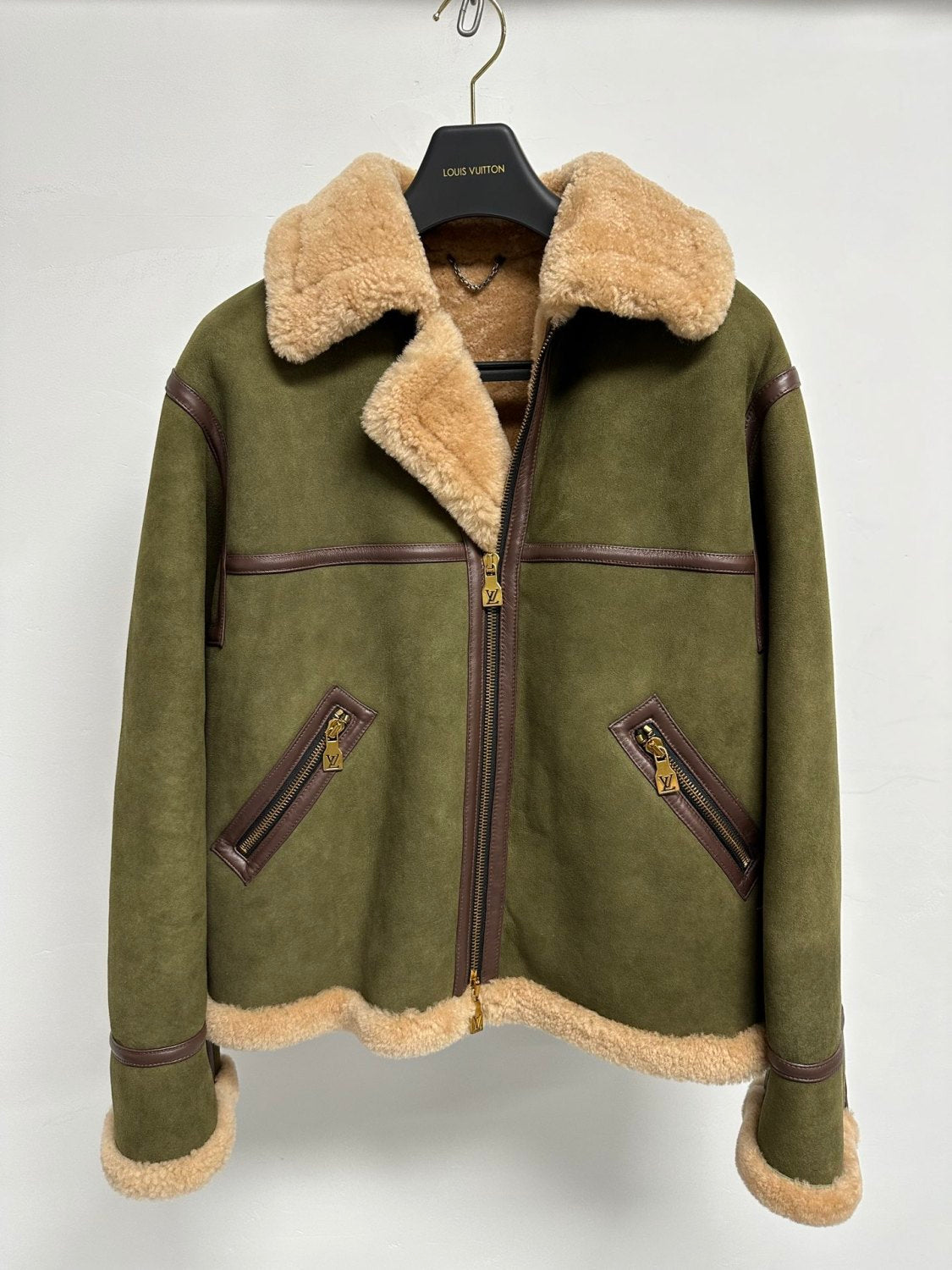 Louis Vuitton Men's Autumn and Winter Green Sheep Leather Patchwork Fur Collar Zipper Casual Long Sleeve Jacket #73367