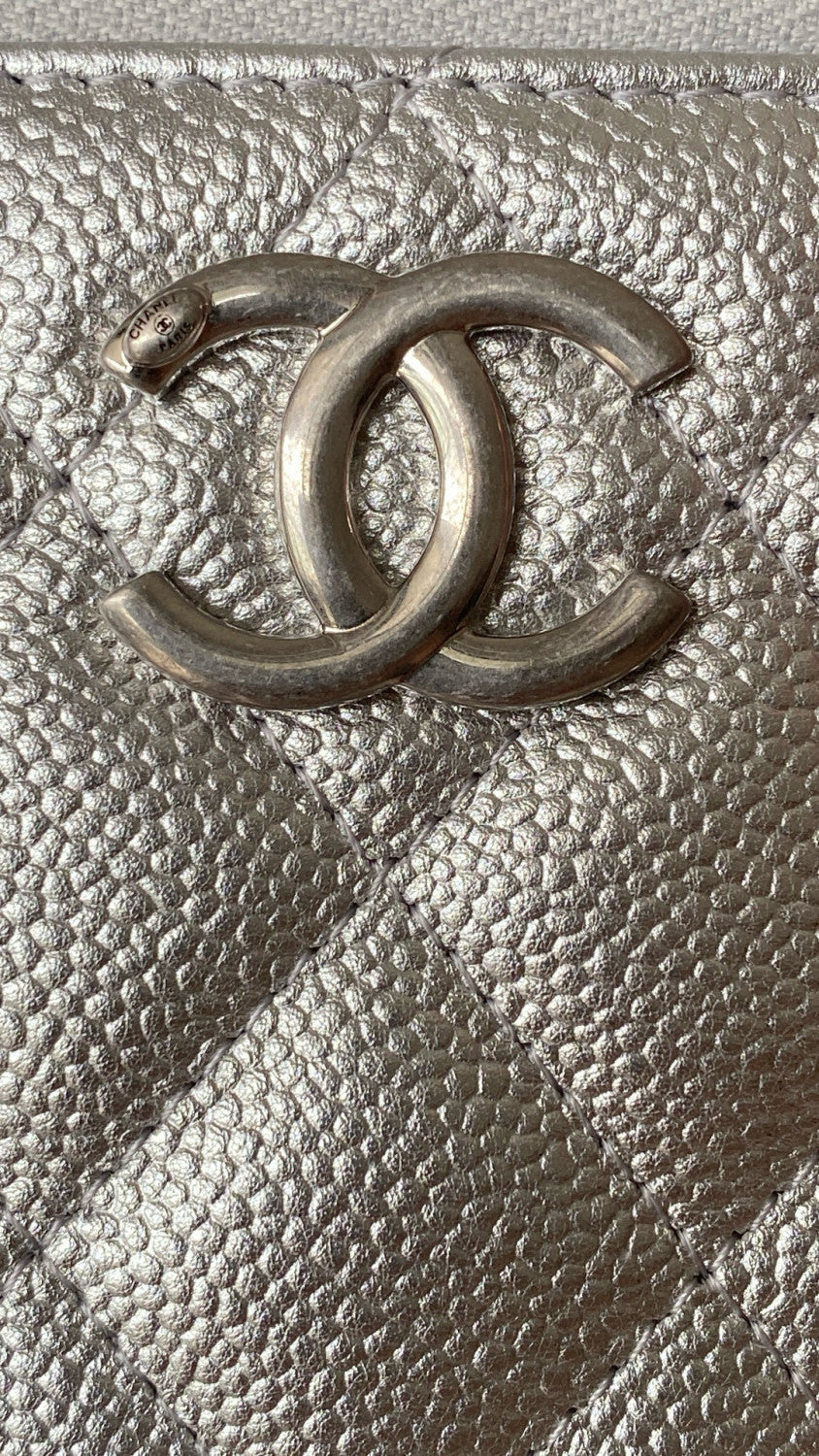 Chanel Women's Retro Vanity Series Solid Color Double C Adjustable Buckle Plaid Leather Shoulder Crossbody Casual Cosmetic Bag Bags #77857