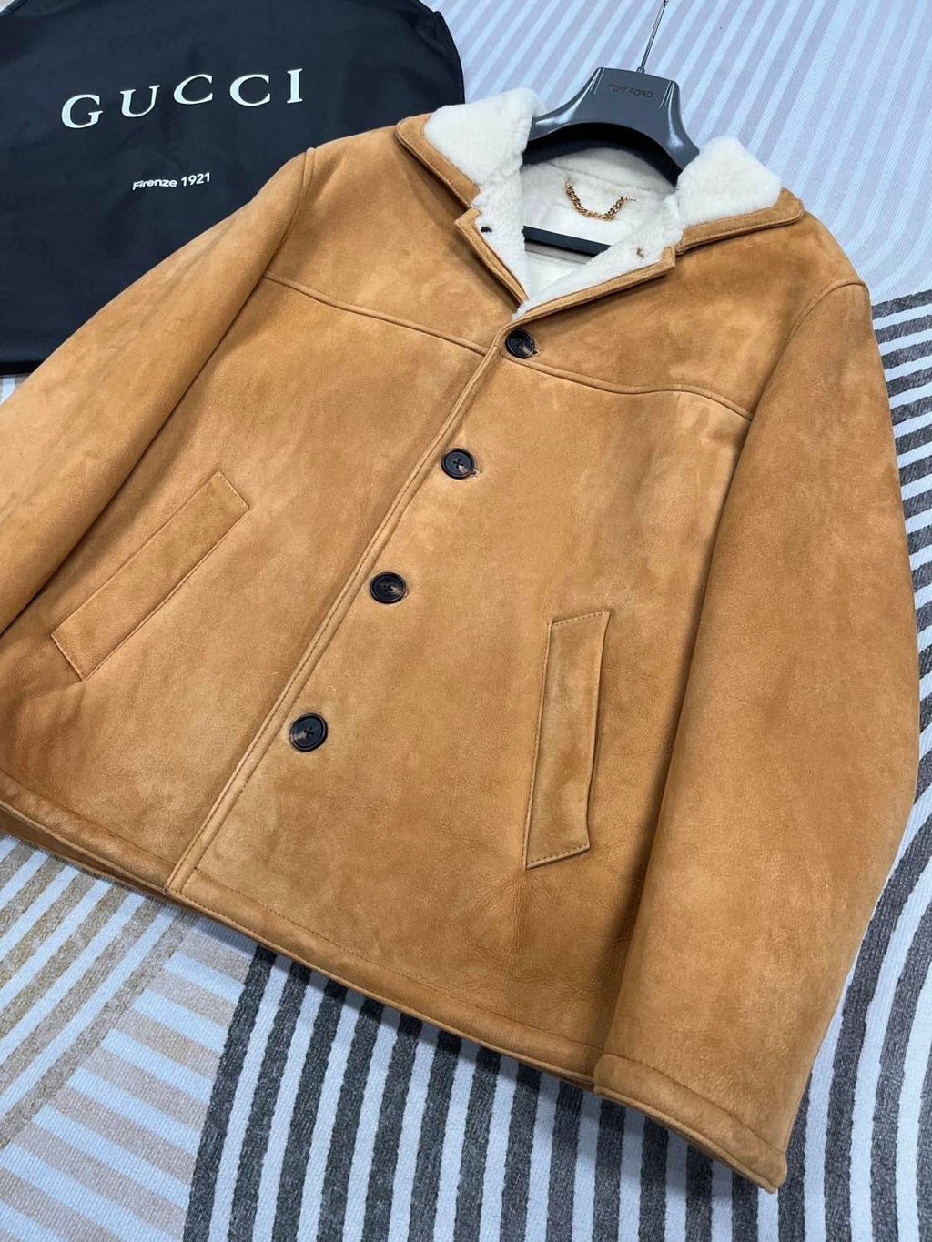 Gucci Men's And Women's Autumn And Winter Solid Color Suede Single Breasted Long Sleeved Wool Lined Jacket #74481