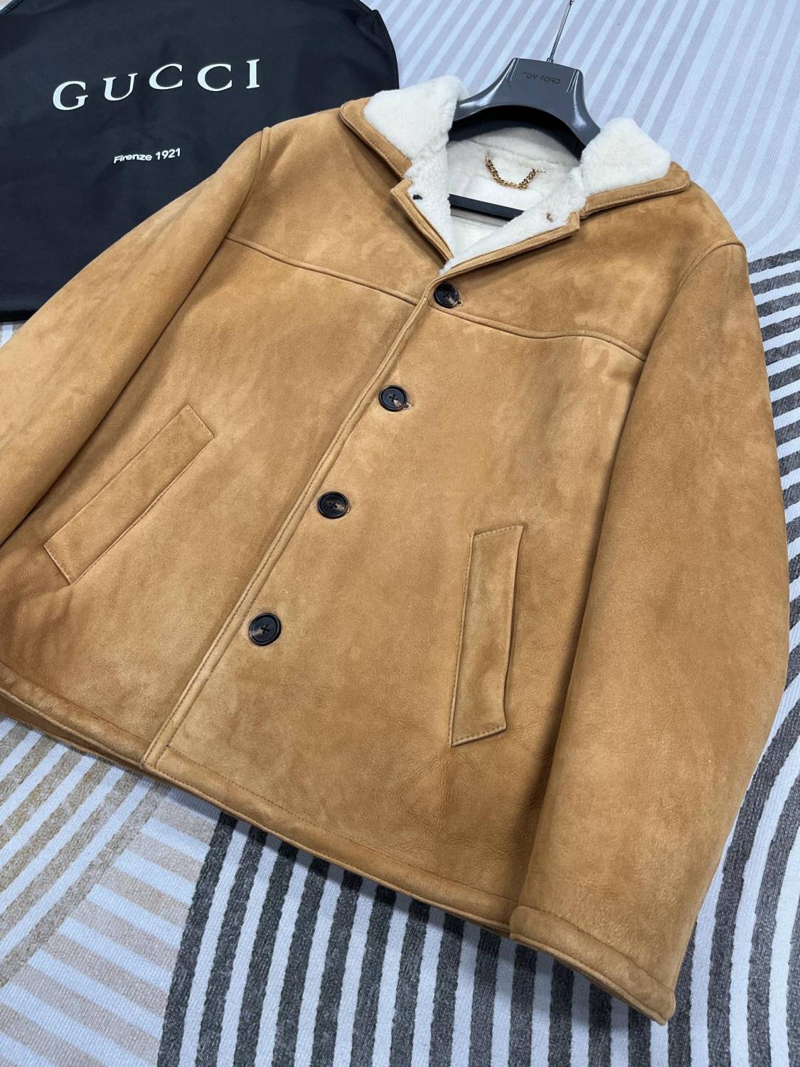 Gucci Men's And Women's Autumn And Winter Solid Color Suede Single Breasted Long Sleeved Wool Lined Jacket #74481