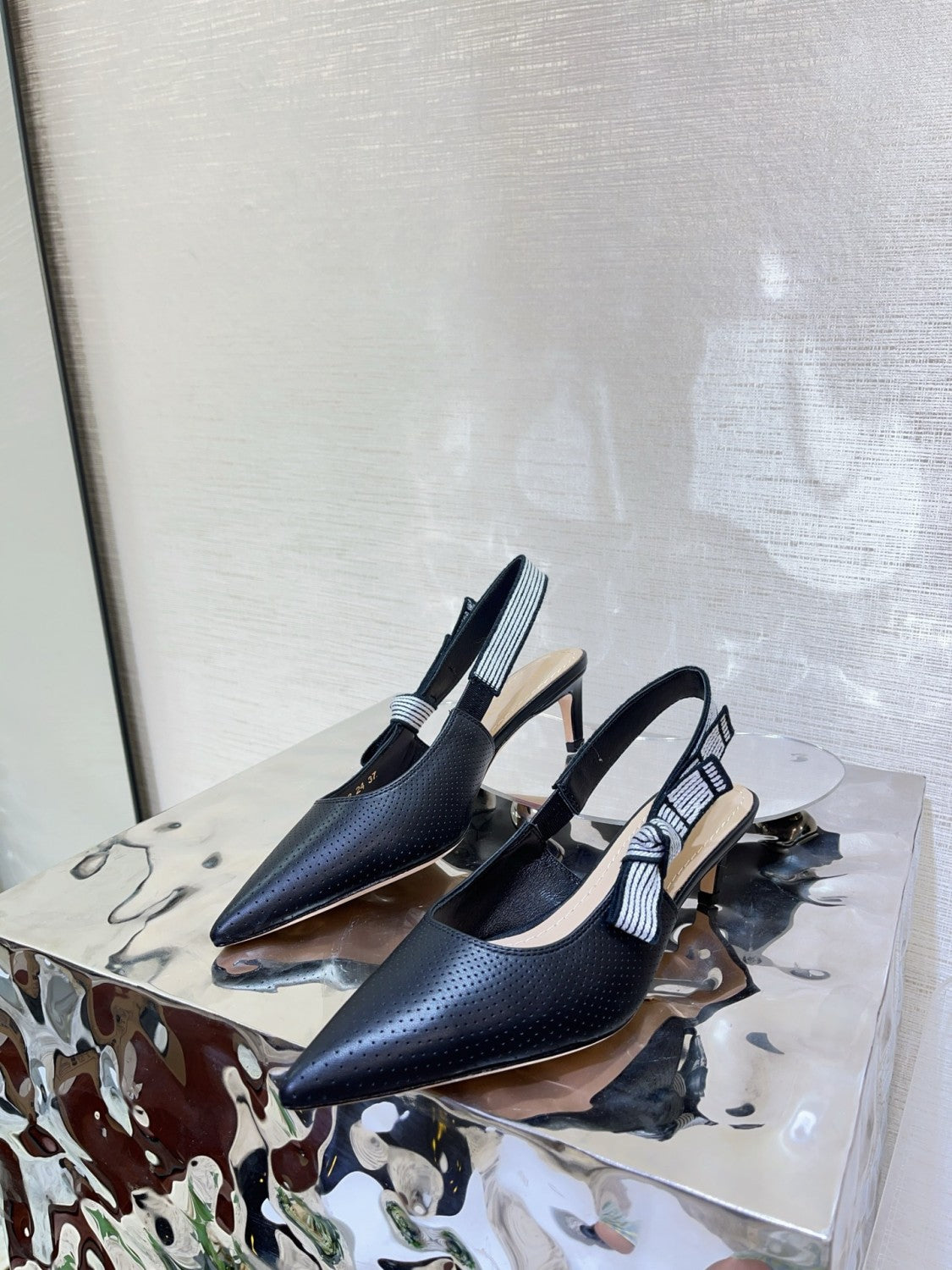 Dior Toujours Women's Summer Solid Color Pointed Toe Closed Toe Fine Heel Breathable Sheepskin Leather High Heel Shoes #77214