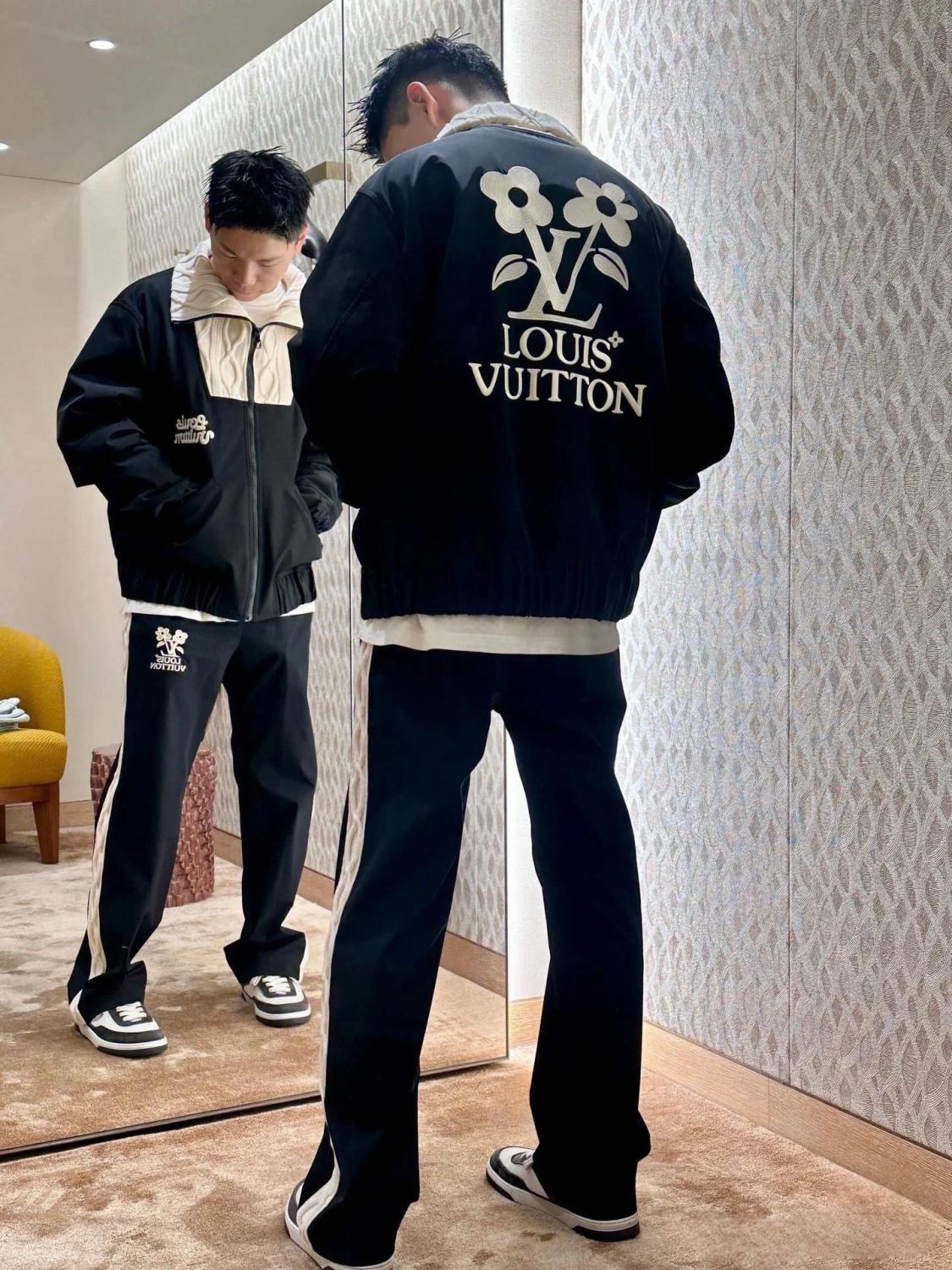 Louis Vuitton Men's Spring and Autumn Color Blocking Logo Embroidery High Collar Zipper Long Sleeve Jacket #72669