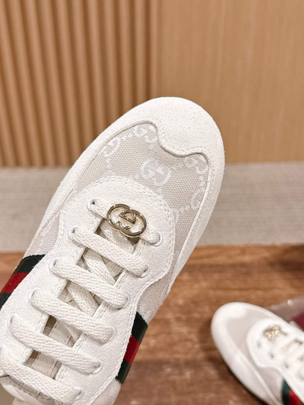 Gucci White GG Canvas Gucci Shift Series Women's Sneakers #333045