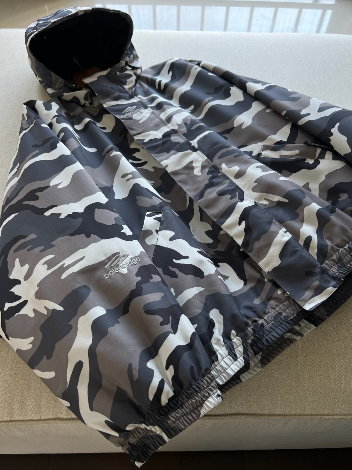 Balenciaga Men's Autumn and Winter Gray Camouflage Hooded Zipper Long Sleeve Nylon Parker Jacket Straight Ski Pants Suit Set #74772