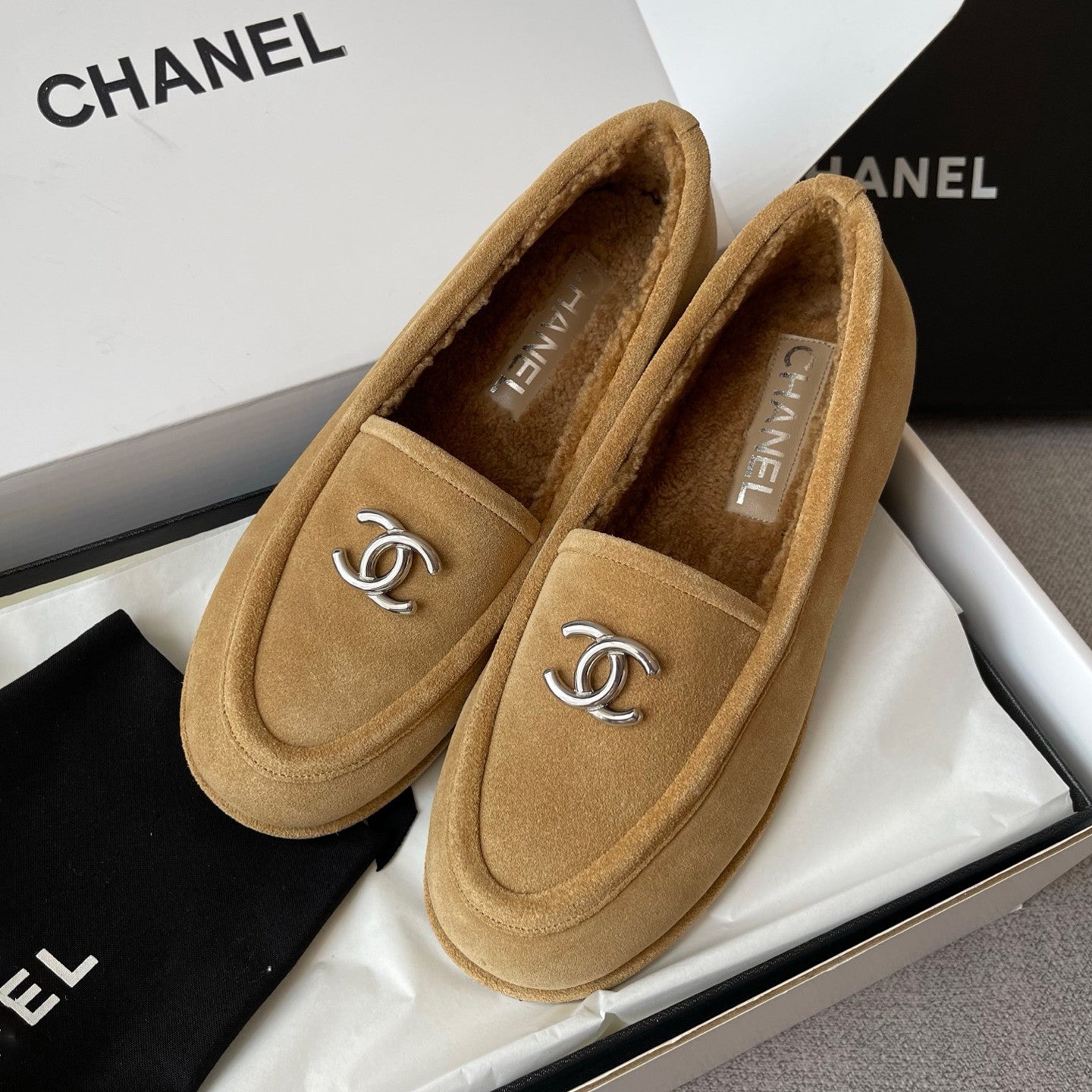 Chanel Women's Fall/Winter Logo Suede Solid-Color Round-Toe Low-Top Loafers Casual Flats Shoes #81589