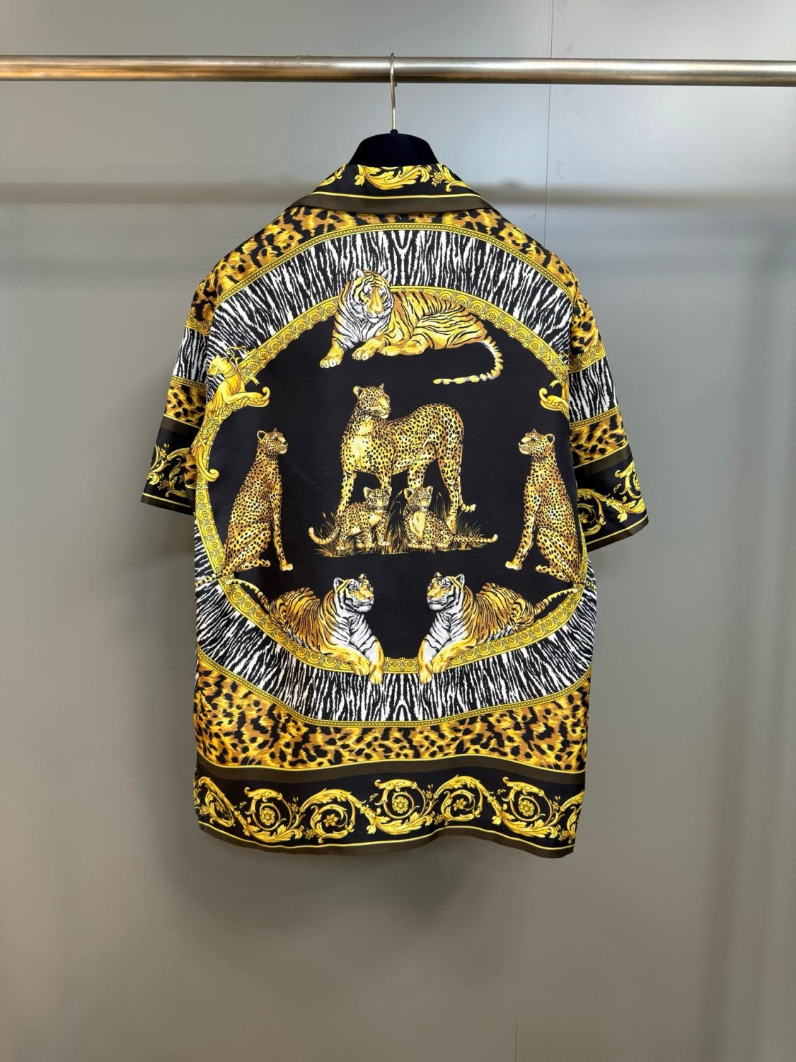 Versace Wild Cats Silk Lapel Shirt Shorts Set Men's Luxury Temperament Casual Single-breasted Shirt Elastic Waist Shorts Suit Set Ngvp #2444