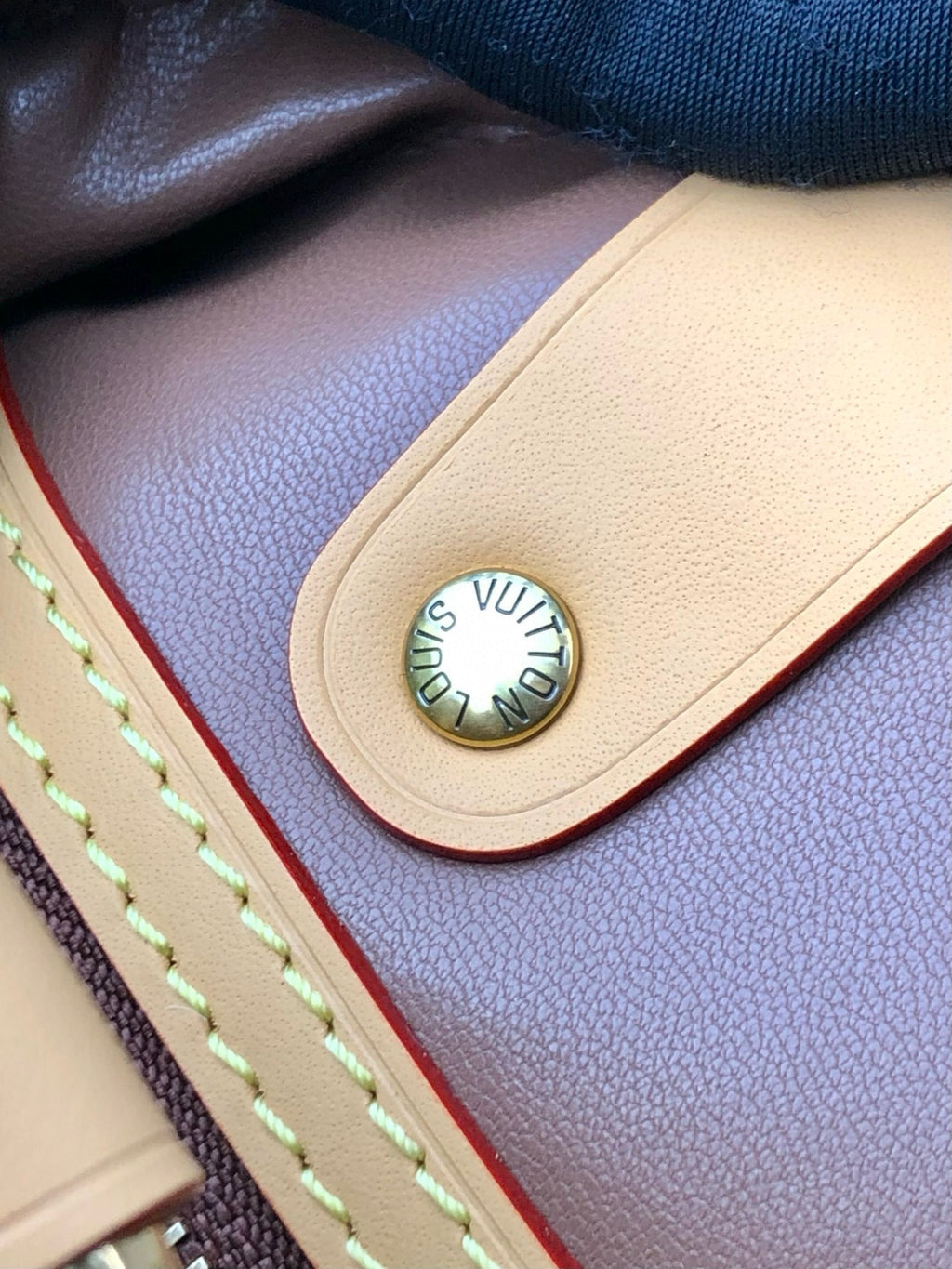 Louis Vuitton Women's Fashion Classic Avocado Green Logo Zipper Closure Leather Shoulder Bag Handbags In Small Medium And Large Sizes Crossbody Bag Bags #78663