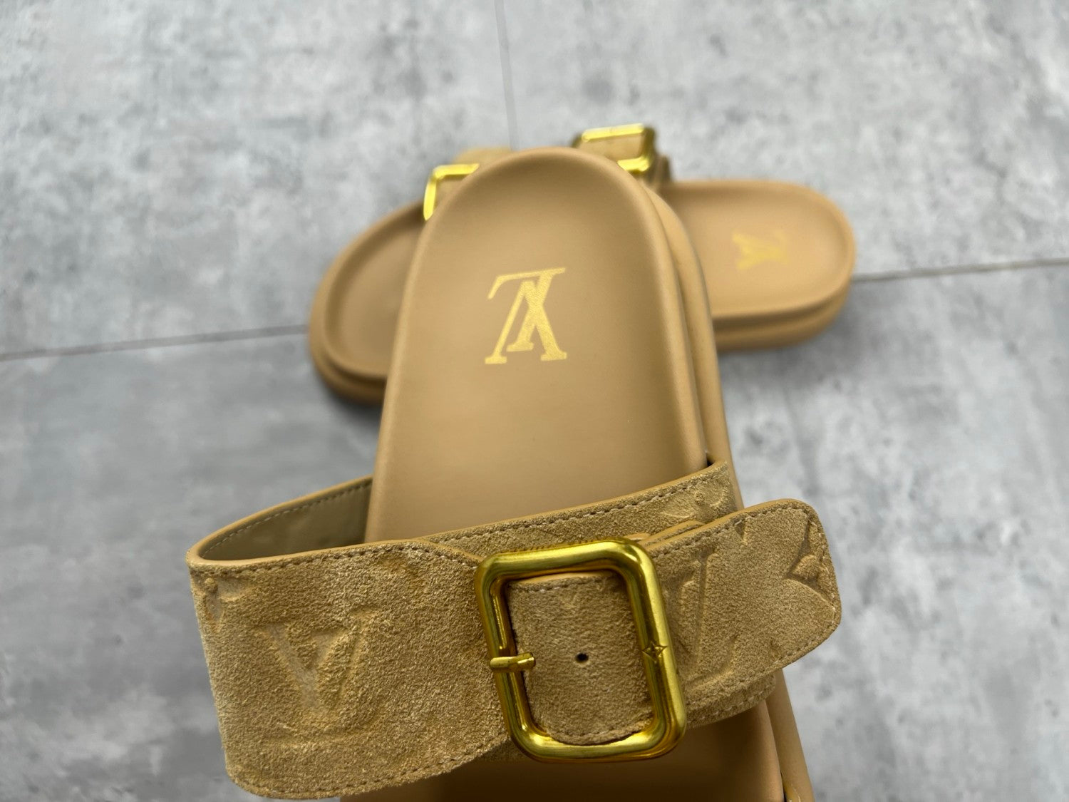 Louis Vuitton Men's Summer Solid Color Classic Fashion Casual Logo Print Slippers Round Toe Flat Mule Shoes #78169