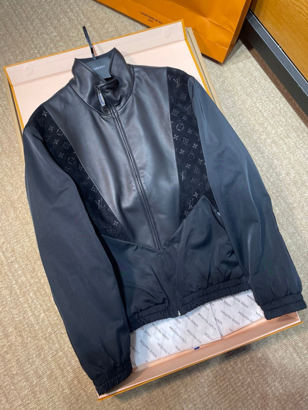 Louis Vuitton Men's Spring/summer Casual Fashion Solid Color Logo Embossed Zipper Cuff Elastic Mixed Leather Sports Jacket #78366