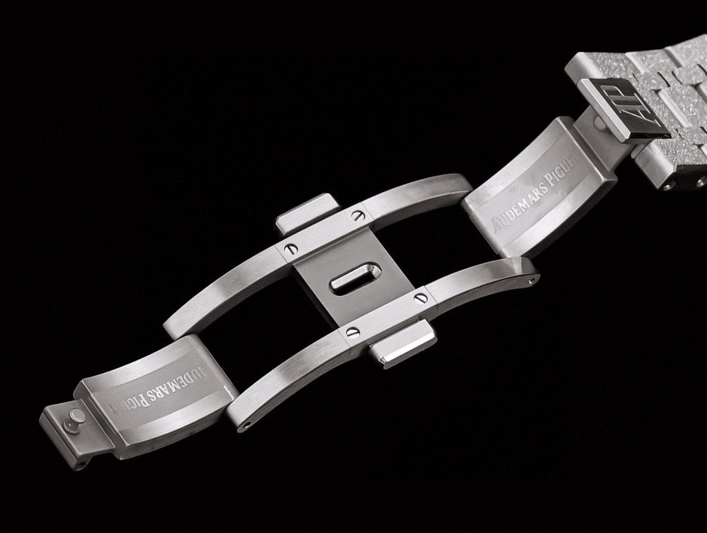Audemars Piguet Men's Steel Strap Mechanical Watch #96637