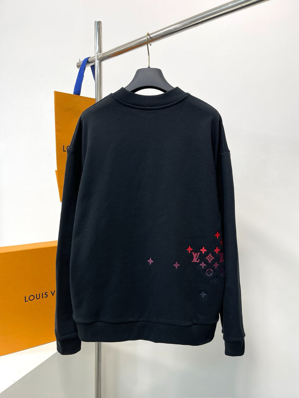 Louis Vuitton Men's Spring and Autumn Logo Embroidery Round Neck Cotton Pullover Sweatshirt #97951