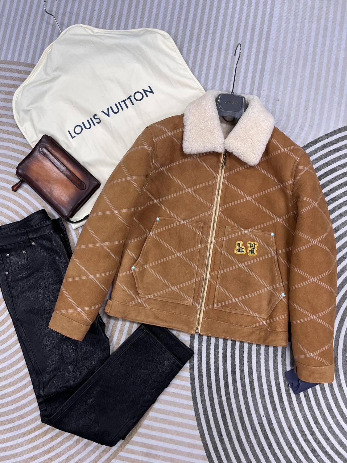 Louis Vuitton Men's Winter Logo Embroidery Wool Lapel Zipper Long Sleeve Jacket #73429
