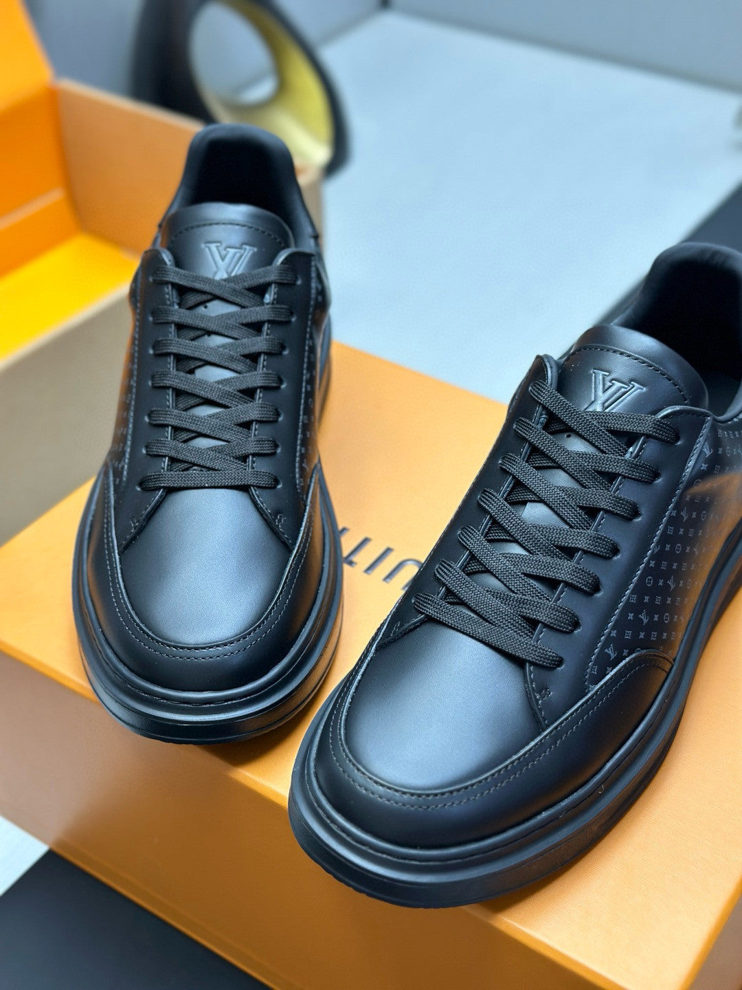 Louis Vuitton BEVERLY HILLS Men's and Women's Spring/Summer Fashion Casual Round Toe Lace-Up Solid Color Denim Leather Fabric Casual Shoes Sneakers Shoes #78446
