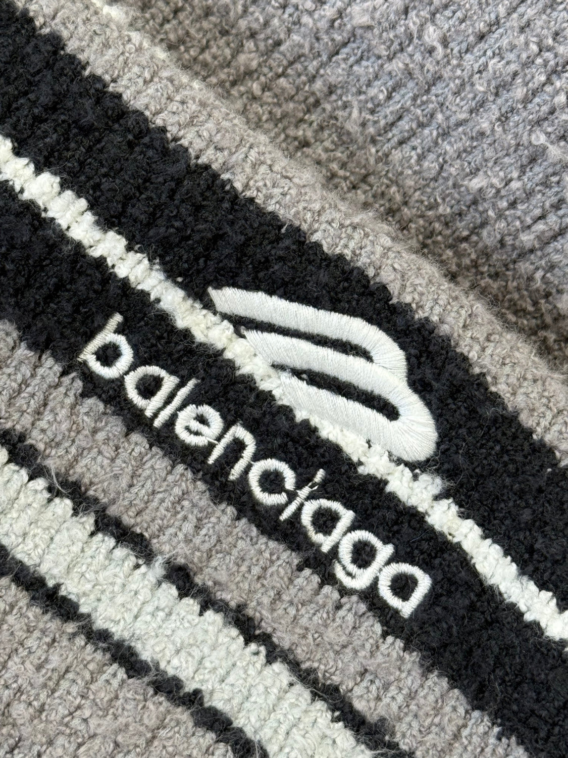 Balenciaga Men's Fluffy Zip-up Hoodie Grey Black White #335469