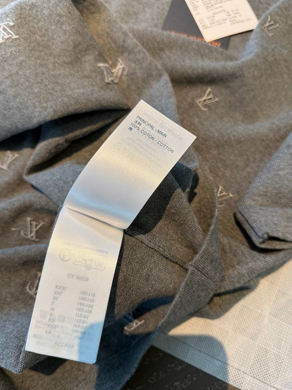 Louis Vuitton LV Blason Embroidered Short-Sleeved Crewneck #335682