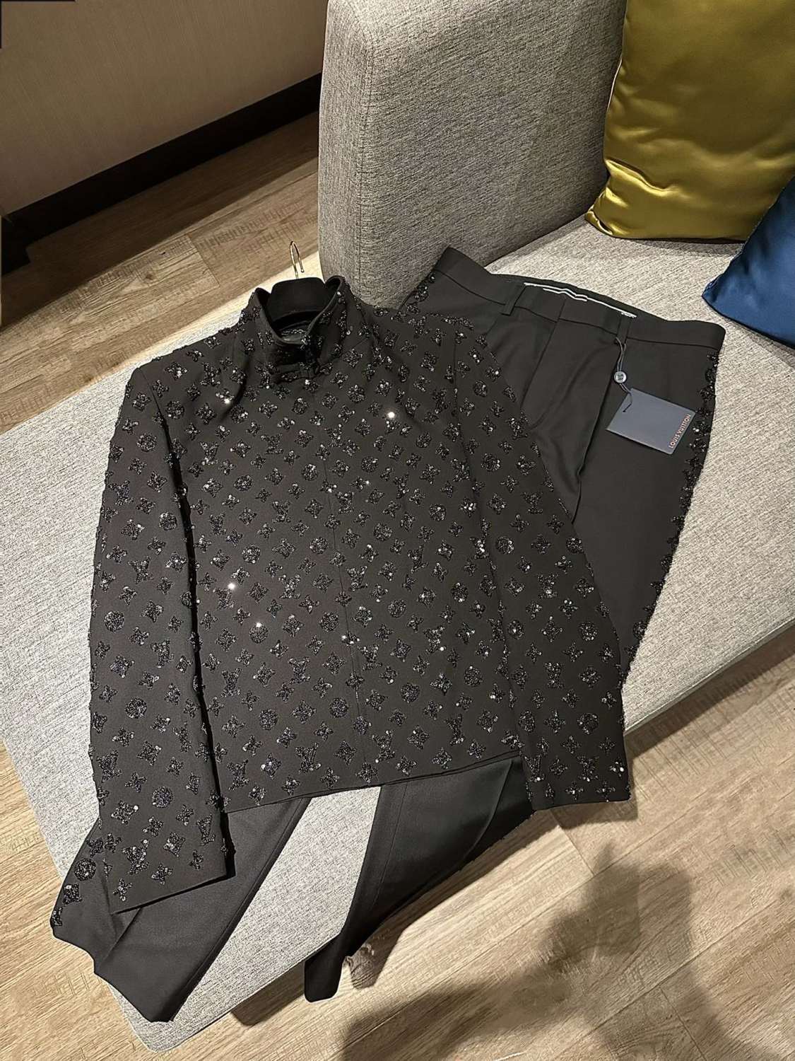 Louis Vuitton Men's Spring and Autumn Black Evening Drawstring Zipper Standing Collar Jacket Casual Pants Suit Set #72849