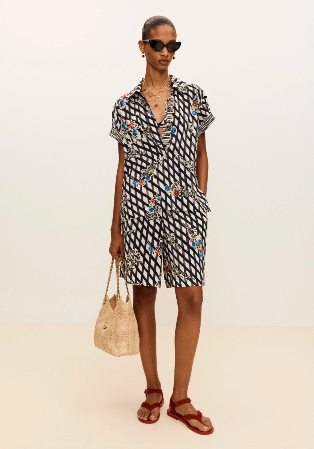 Chanel 2026 Spring/summer Preview Collection Shopping Bag Beige Woven Bags Gold-toned Metal-accented Leather Chain Crossbody Bag And Casual Straw Bags For Vacation #196025