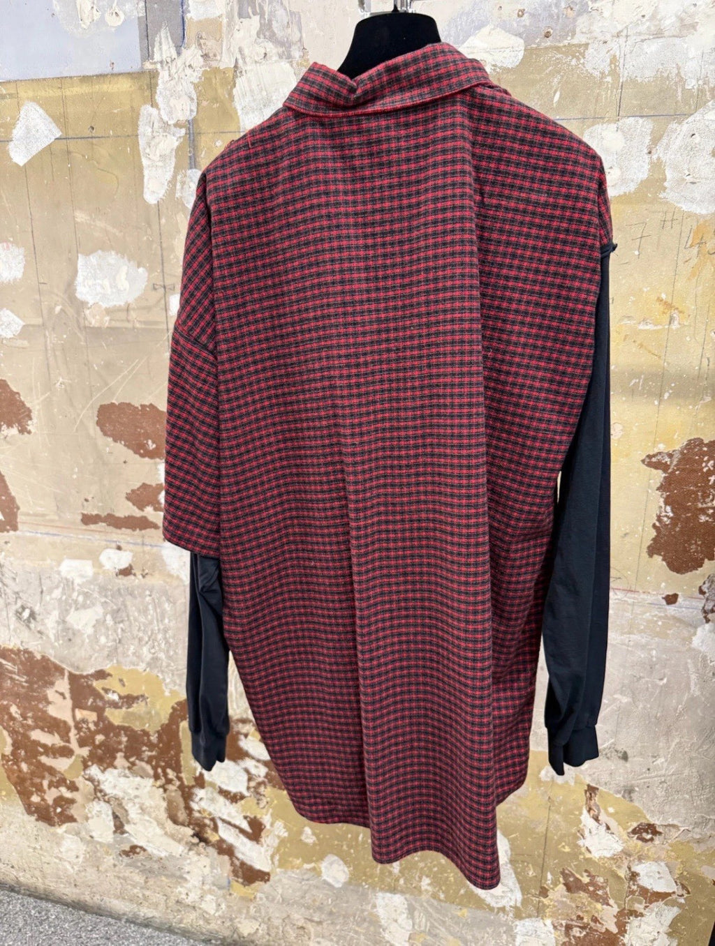 Balenciaga Men's Patched Shirt in Red black #335726