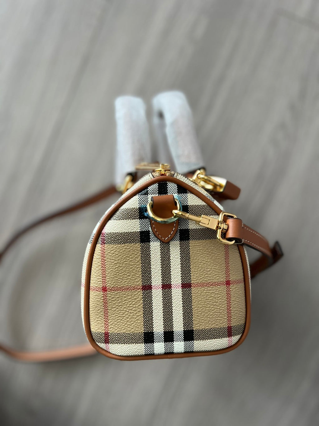 Burberry Women's Fashion Classic Letter Embossed Logo Adjustable Shoulder Strap Zipper Closure Mini Checkered Bowling Bag Bags 80713571 #79182