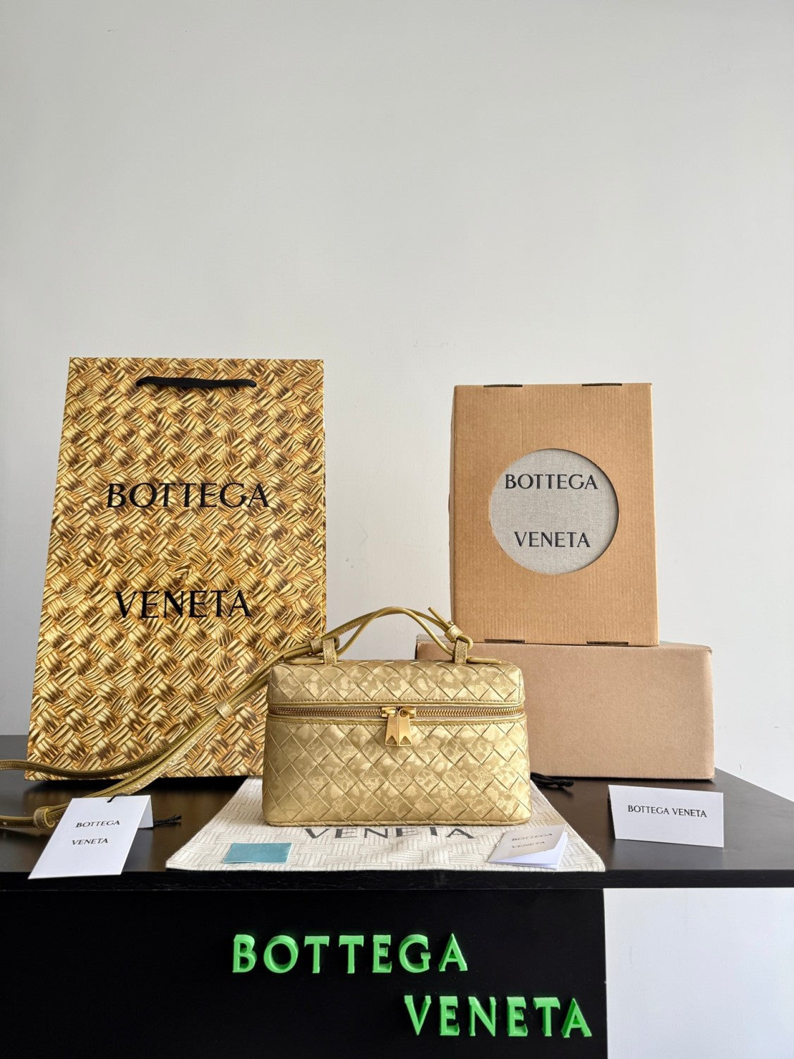Bottega Veneta Women's New Woven Zipper Crossbody Bag Makeup Bags #195271