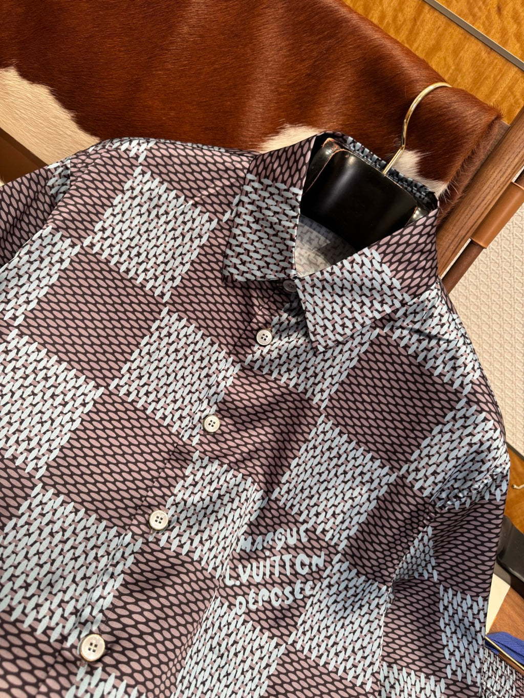 Louis Vuitton Men's Summer Solid Color Checkered Print Single-Breasted Short-Sleeved Shirt and Casual Shorts Set Suit #77177