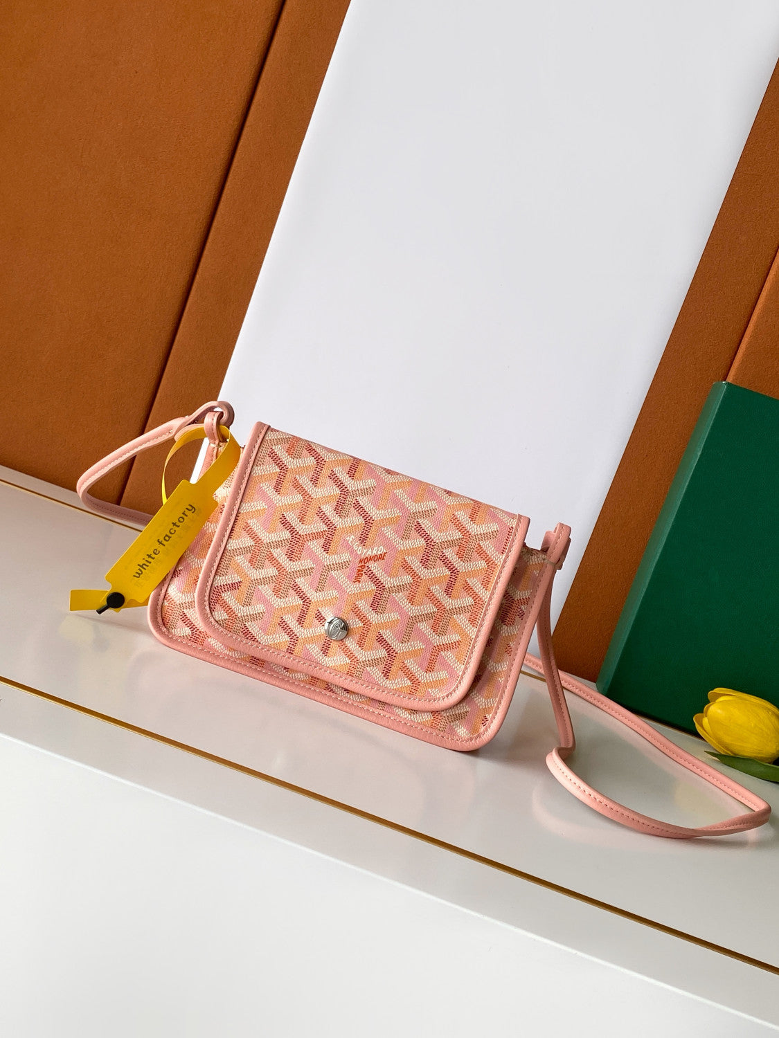 Goyard Four Seasons Color Collection Plumet Crossbody Bag Goyardine Canvas Mini Bag Fashionable Casual Wallet Clutch Bags PLUMETPMLTY72CL69P #84258A