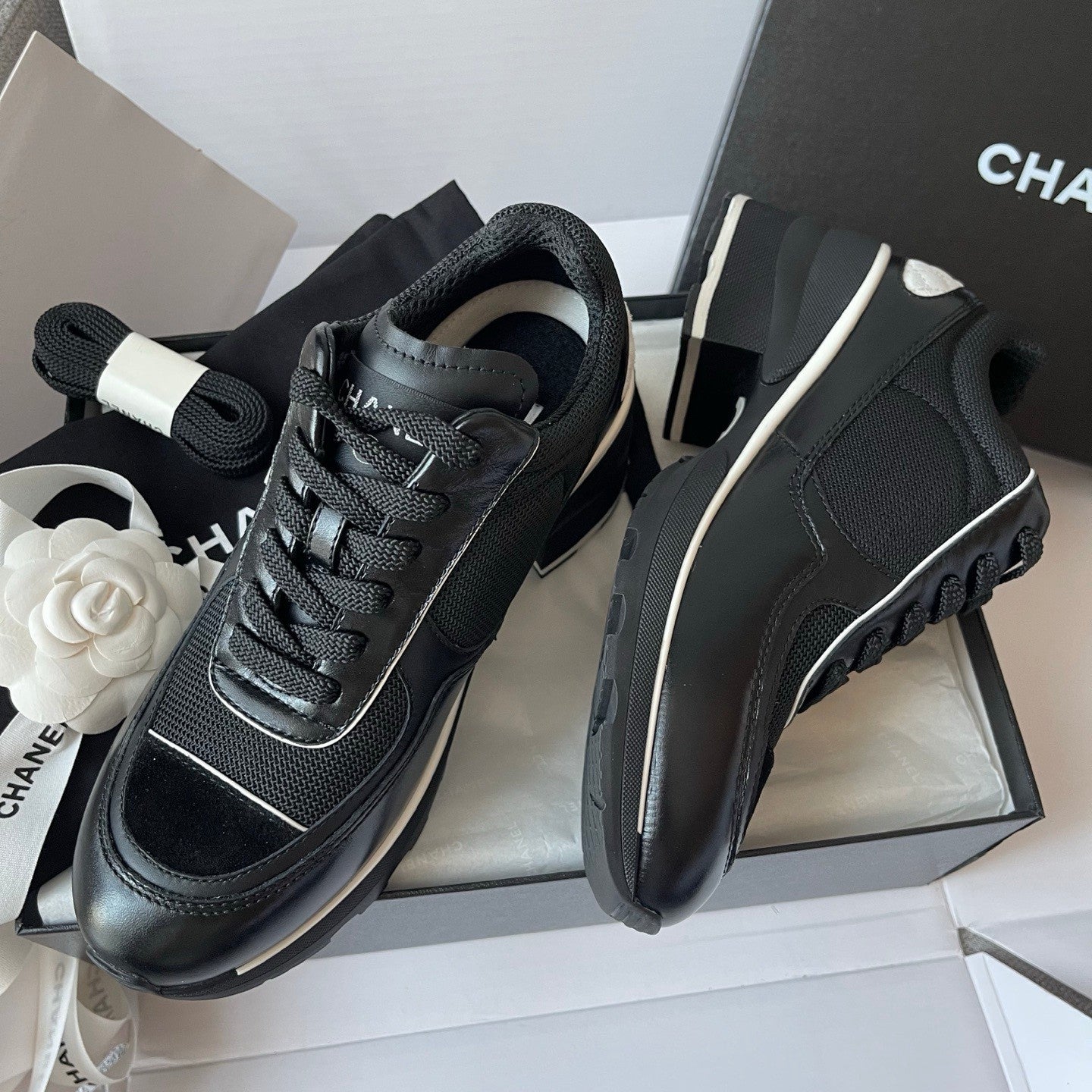 Chanel Sneakers Mixed Fibers Shiny Calfskin Suede Calfskin #335039