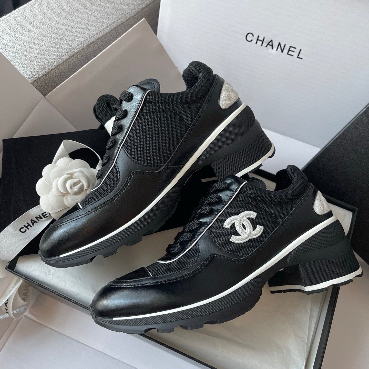 Chanel Sneakers Mixed Fibers Shiny Calfskin Suede Calfskin #335039