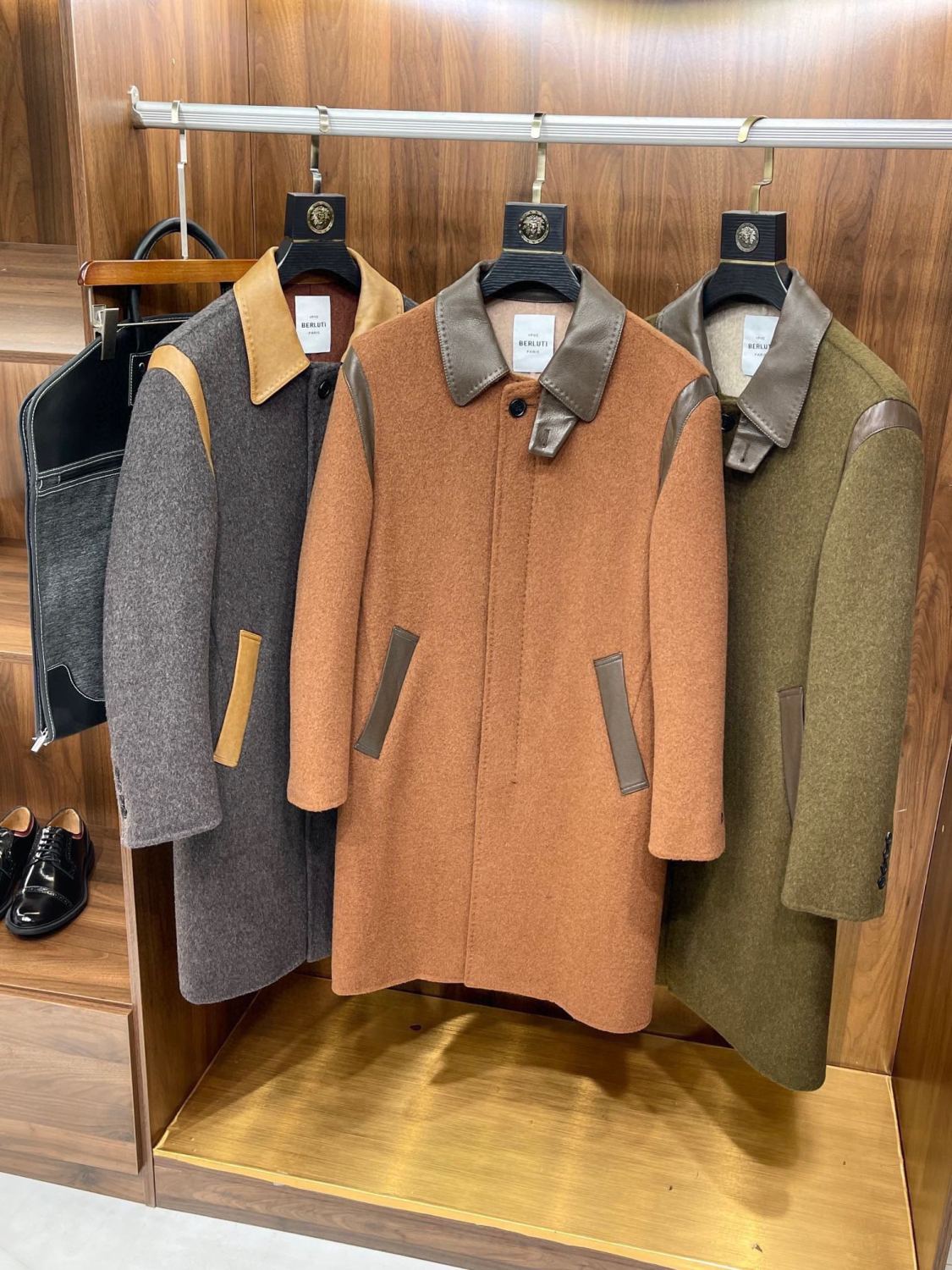 Berluti Men's Fall/Winter Vintage Two-Tone Reversible Wool Blend with Sheepskin Panels Mid-Length Solid Color Long-Sleeve Coat Jacket Ngvp #2579