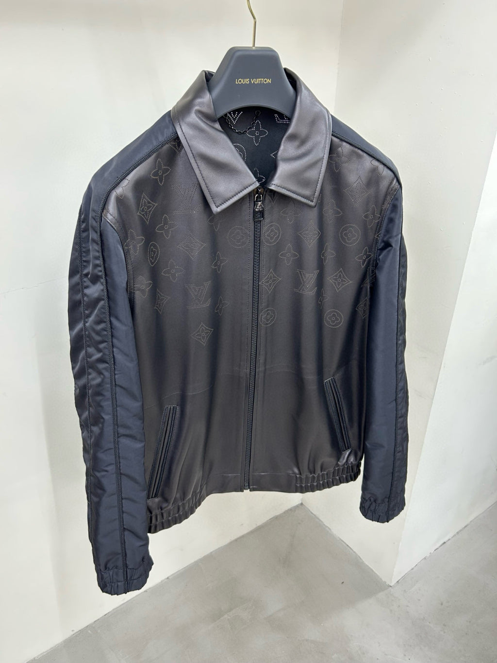 Louis Vuitton Perforated Mix Leather Blouson Men's Fall/Winter Black Zipper Long Sleeve Perforated Logo Mixed Leather Jacket #98653