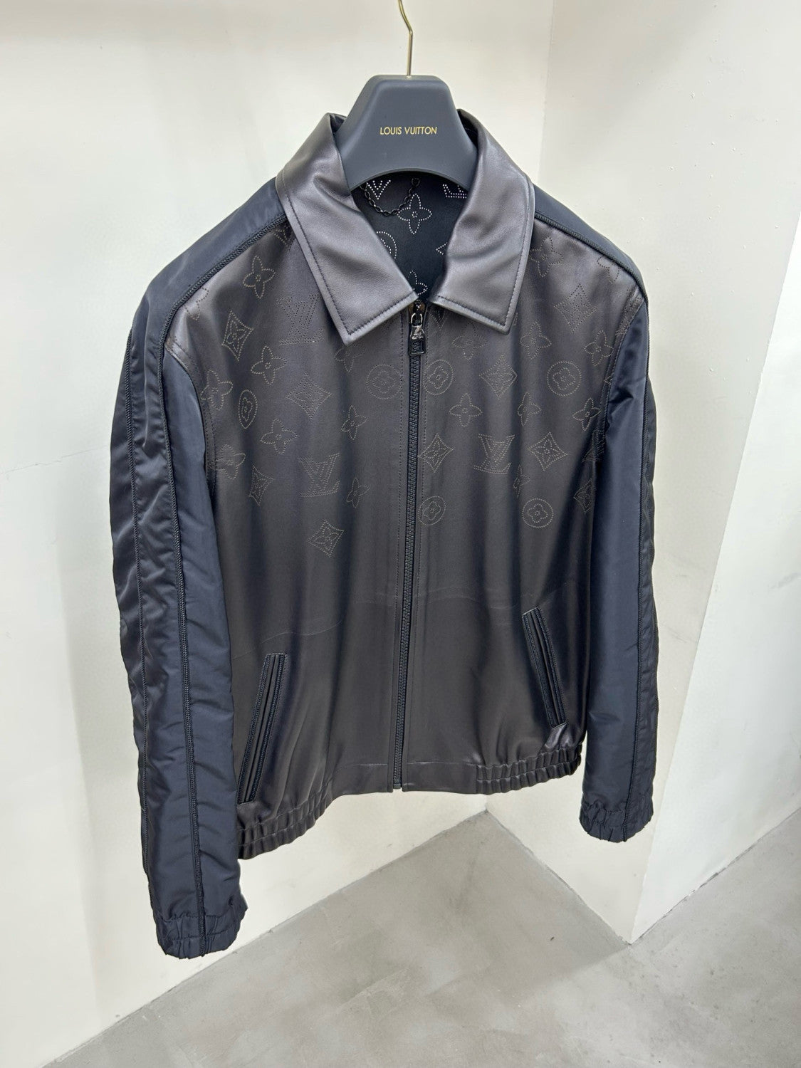 Louis Vuitton Perforated Mix Leather Blouson Men's Fall/Winter Black Zipper Long Sleeve Perforated Logo Mixed Leather Jacket #98653