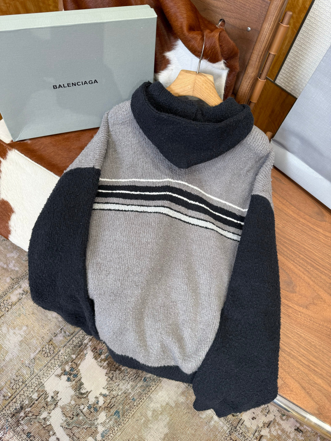 Balenciaga Men's Fluffy Zip-up Hoodie Grey Black White #335469