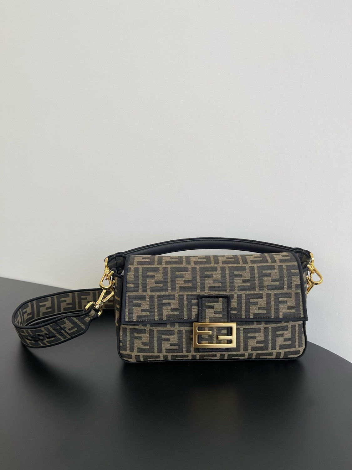 Fendi Baguette Fabric Handbags #381873