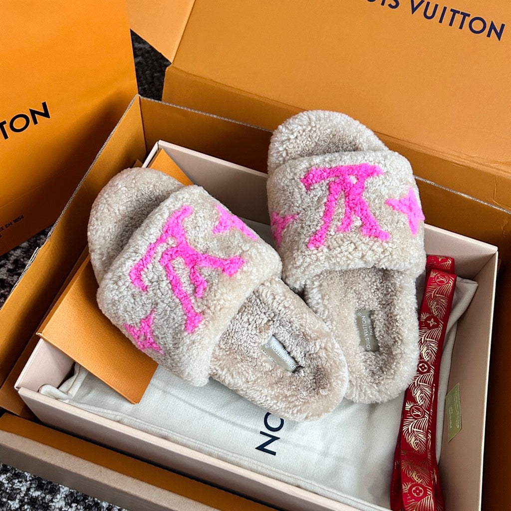 Louis Vuitton Women's Fall/Winter Fashion Casual Round Toe Open Toe Flat Thong Wool Slippers Shoes #78811