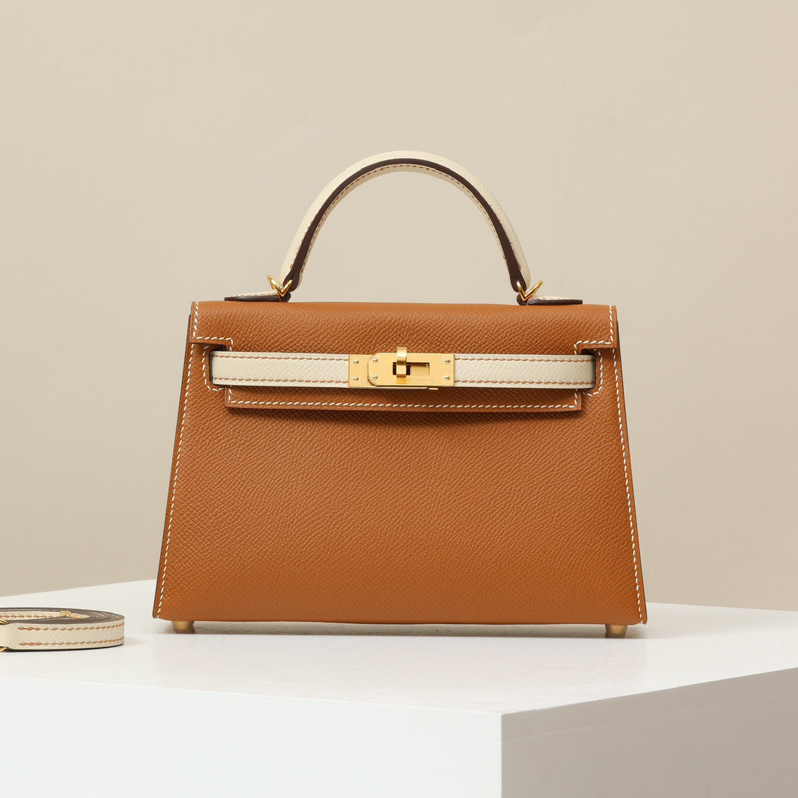 Hermes Solid Color Handbag Temperament Metal Buckle Kelly Bag Accessories Handcrafted Leather Bag From The Original Factory's Premium Custom Collection #74557