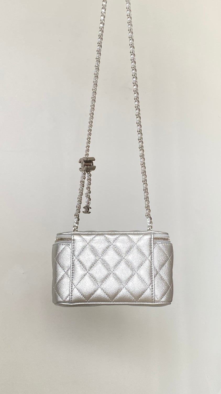 Chanel Women's Retro Vanity Series Solid Color Double C Adjustable Buckle Plaid Leather Shoulder Crossbody Casual Cosmetic Bag Bags #77857